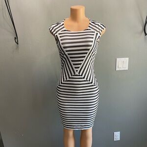Cache Black‎ and White Geometric Midi Dress